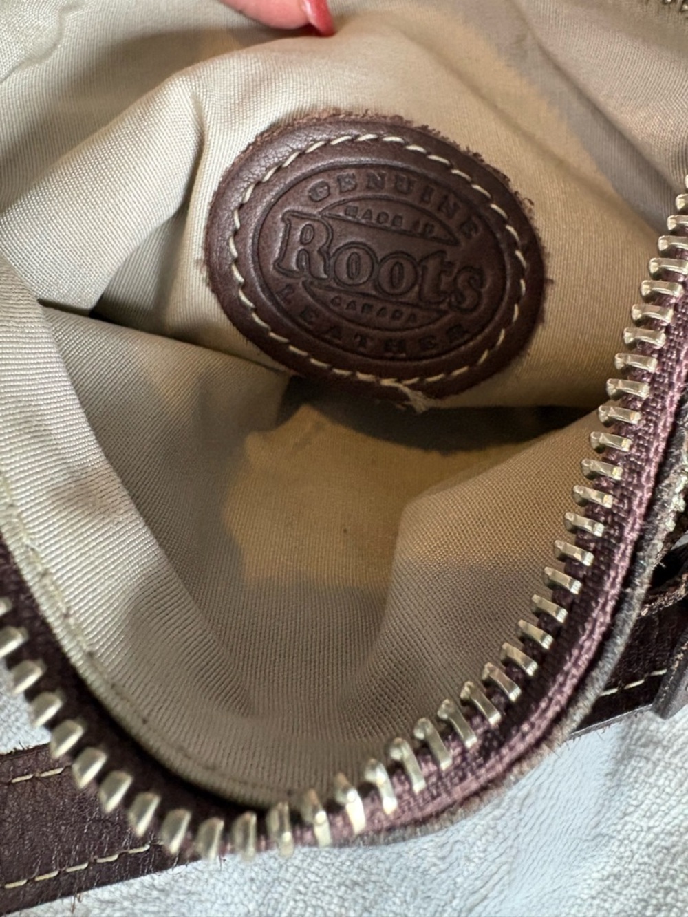 ROOTS Olivia Crossbody Bag - Picture 4 of 5